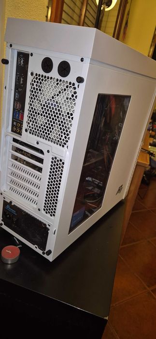 DeskTop Praticamente Novo Ryzen 7 5700x com Radeon RX 6750 XT