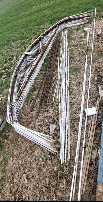 Tunel foliak folia szklarnia przęsła metalowe z rurek