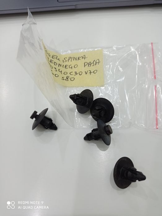 kołki  spinki przedniego pasa volvo V50 S40 C30 V70 S60 S80