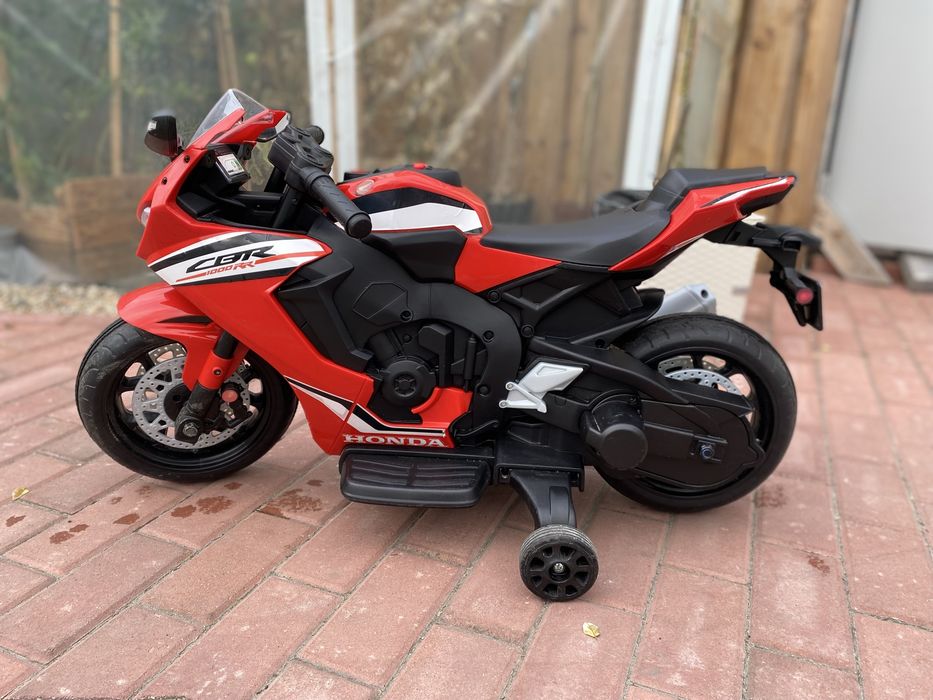 Motor na akumulator Honda CBR 1000RR – sprawny, LED, ładowarka
