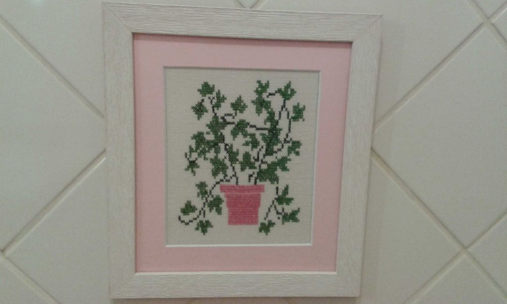 2 Quadros Ponto Cruz, tons rosa e verde