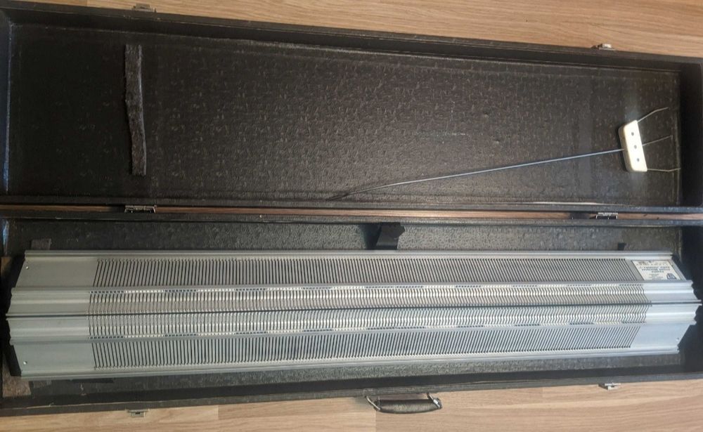 Продам двухфонтурную вязальную машину 5 класса УКРАИНКА 2