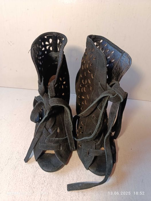 botki skórzane letnie Carinii