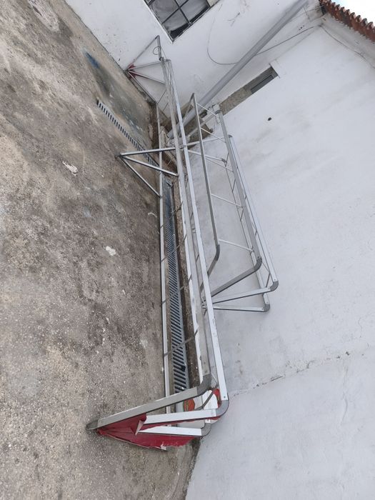 Estrutura para toldo