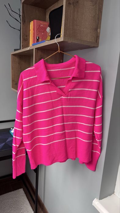 Тоненька кофтинка вільного крою