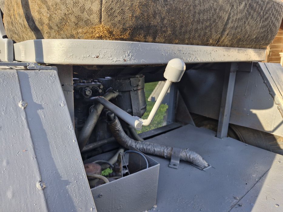 Продається трактор двох мостовий
Мотор від мотоблока 12
Коробка від м