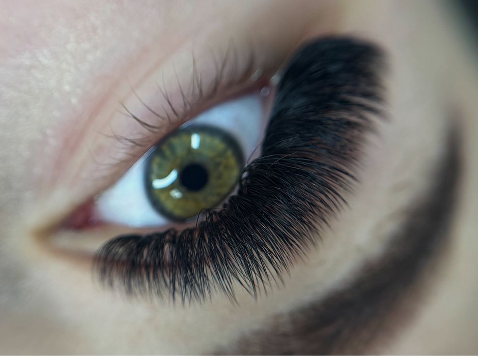 Наращивание/ ламинирование ресниц/окрашивание и ламинирование бровей