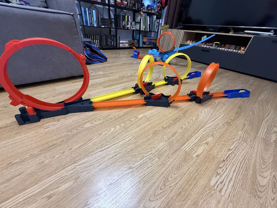 Ігровий набір Hot Wheels Неймовірні трюки у петлях
