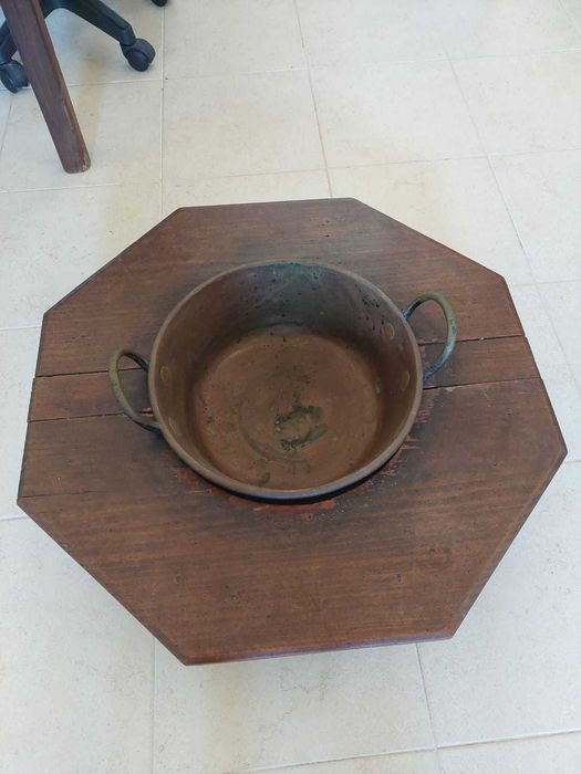 Mesa de madeira octagonal