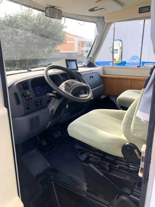 Autocaravana Hymer Integral 2.8 - 6 Lugares Livrete