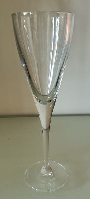 Vários estilos de copos