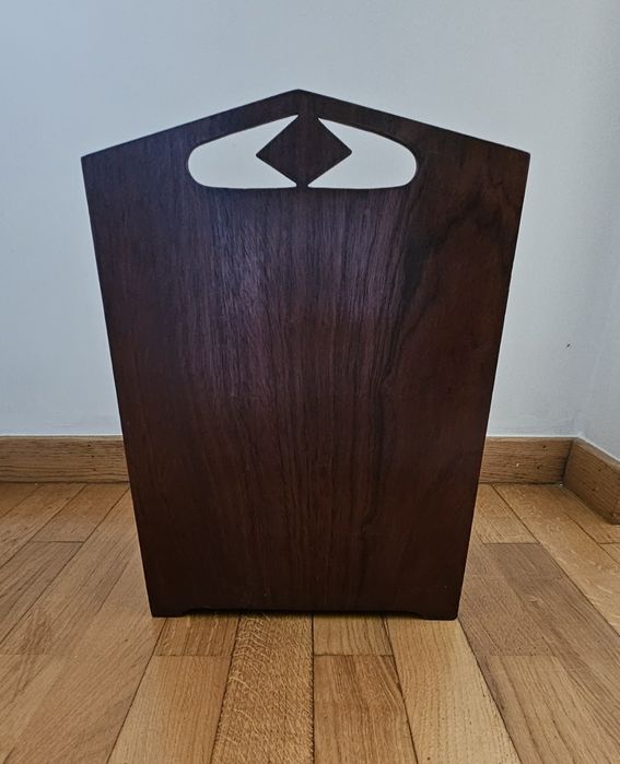 Mesa de apoio e porta revistas