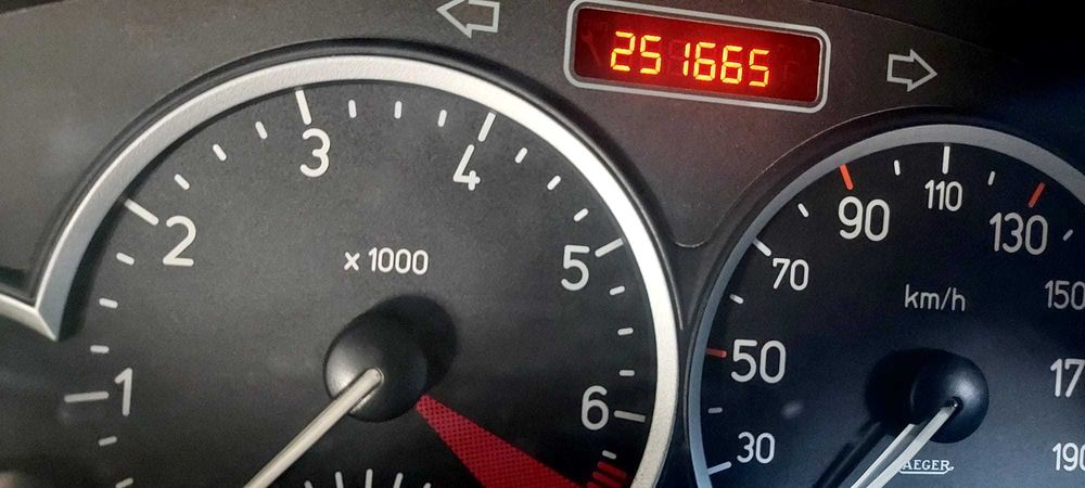 Peugeot 206cc com caixa automática, a gasolina e GPL
