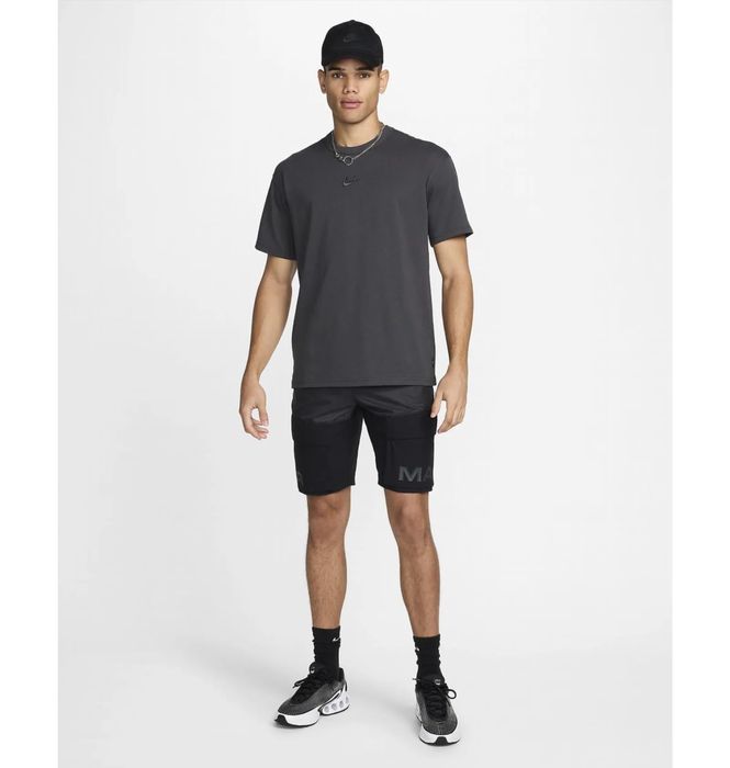 Футболка Nike T-Shirt Sportswear Premium Essentials Black оригінал DO7392-060