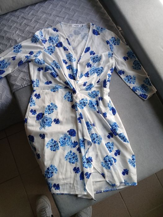 Vestidos com detalhes flores