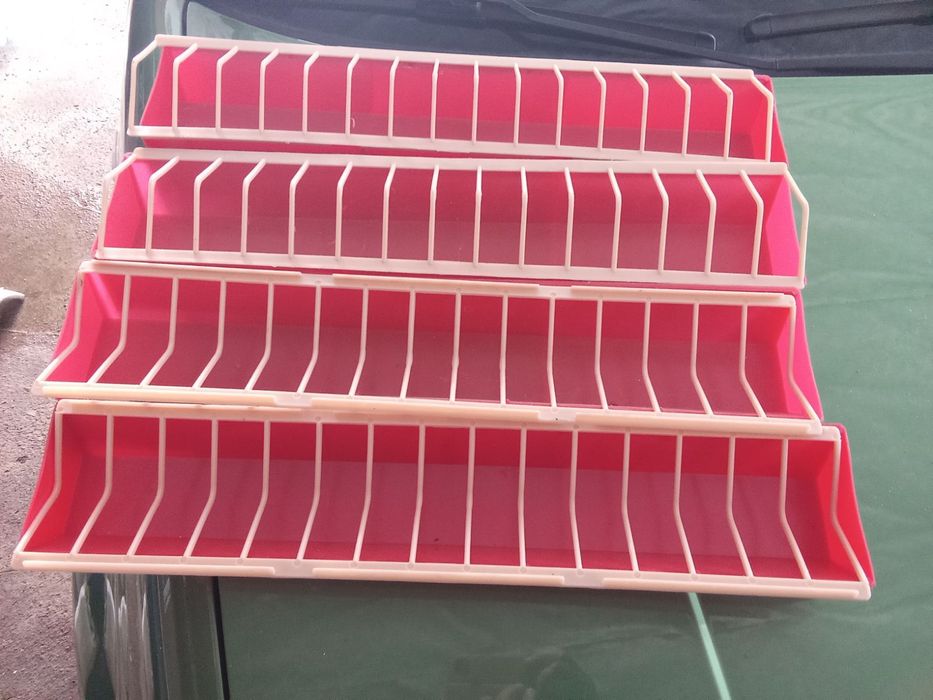 Лоток кормушка для добових куріт та для великих курей