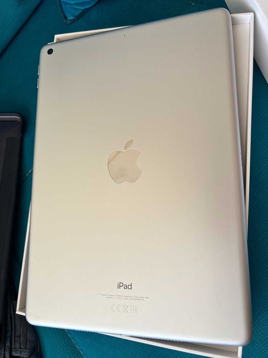 iPad (9.ª Geração) 64GB Wi-Fi - Como Novo (Muito Estimado)