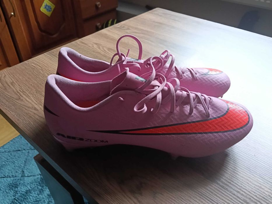 Buty piłkarskie Nike