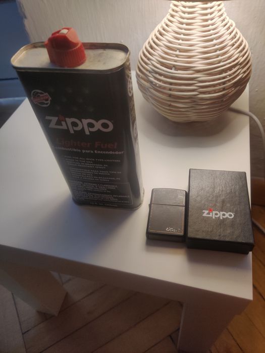 Продам оригінальну запальничку Zippo б/у