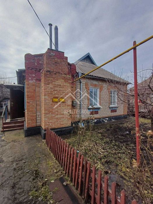 Продаж будинку з гаражем в с. Глеюватка. Торг.