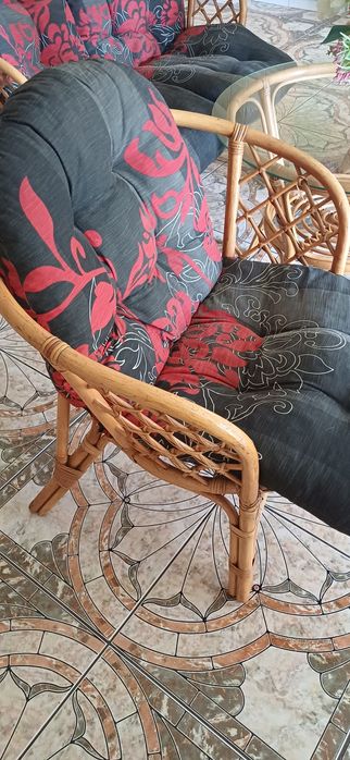 Zestaw mebli rattanowych – sofa, 2 fotele, stolik szklany – bardzo dob