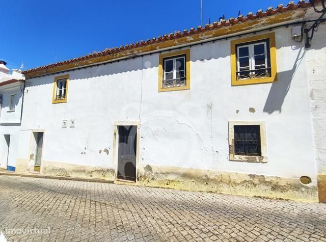 Moradia T6 em Fronteira