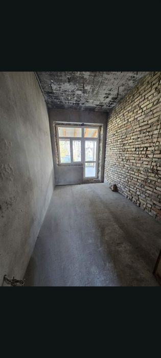 Будинок в Ірпені з газовим опаленням. Є гараж в мінімальне оформлення