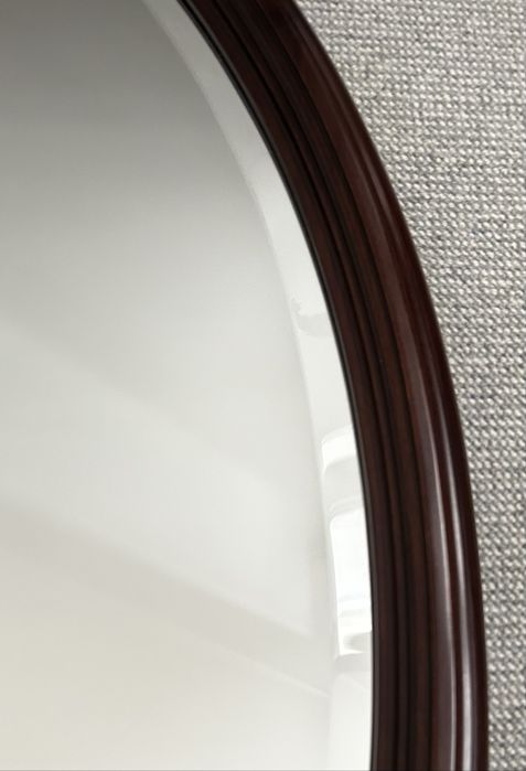 Espelho oval biselado, com moldura de mogno maciço, como NOVO