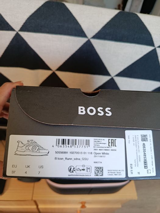 Tênis BOSS novo 37