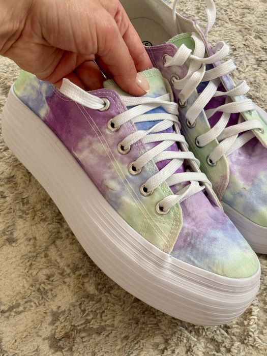 Продам кеди(нові)