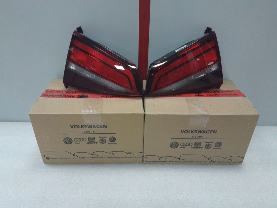 Фара задня (внутрішня темна ) L/R VW Jetta 6 USA 15p- Оriginal