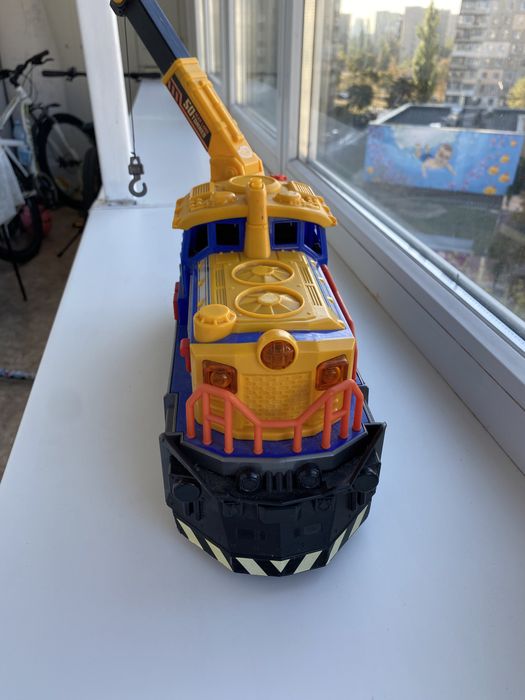 Потяг зі звуковими ефектами