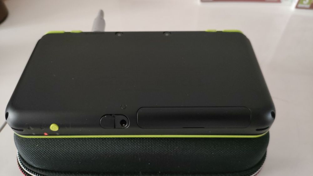 New 2ds xl black/lime