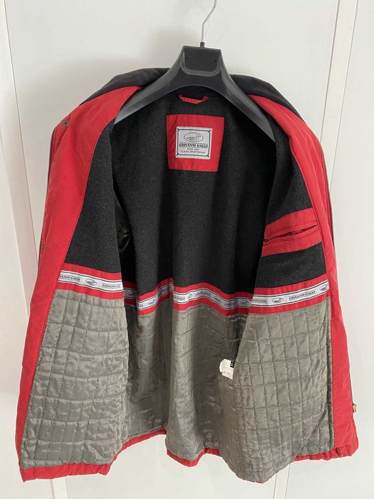 Parka Vermelha Usada