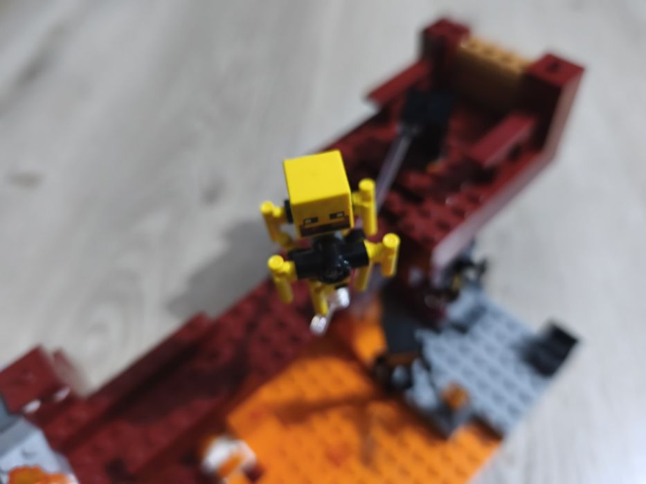 LEGO Minecraft 21154 Most Płomyków