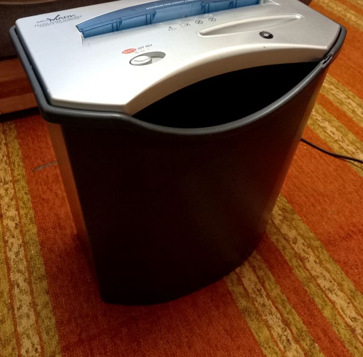 Шредер, пристрій для знищення документів