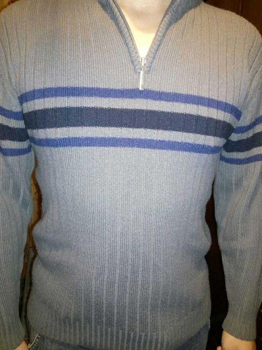 Продаю кофту или джемпер как правильней не знаю