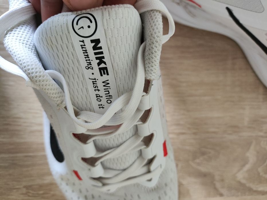 Продам кросівки Nike