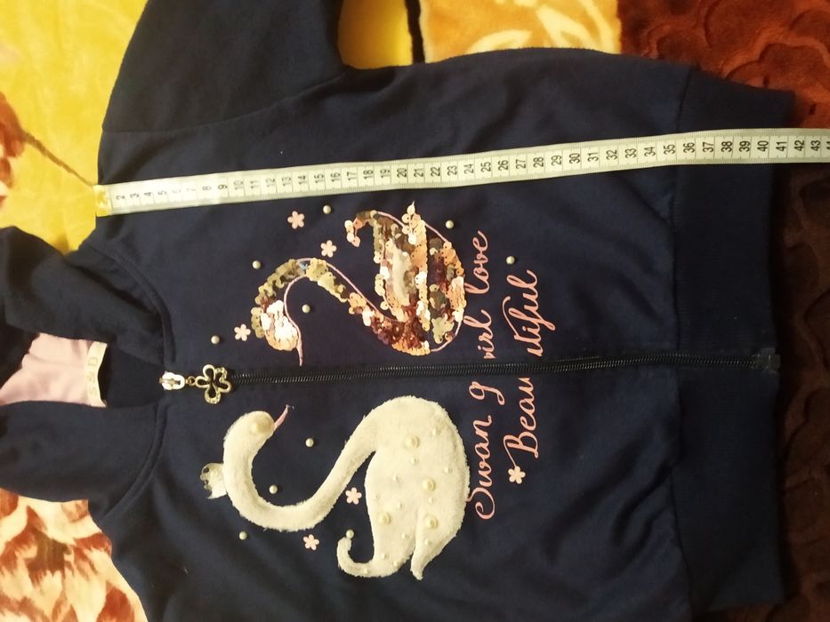 Спортивний костюм на дівчинку