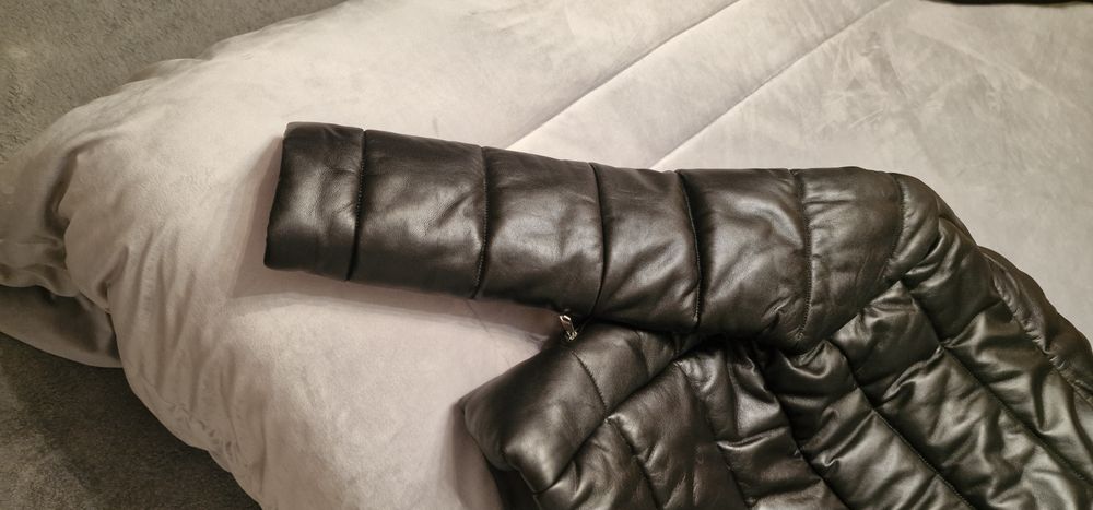 Casaco Tommy Hilfiger de pele preto alcochoado