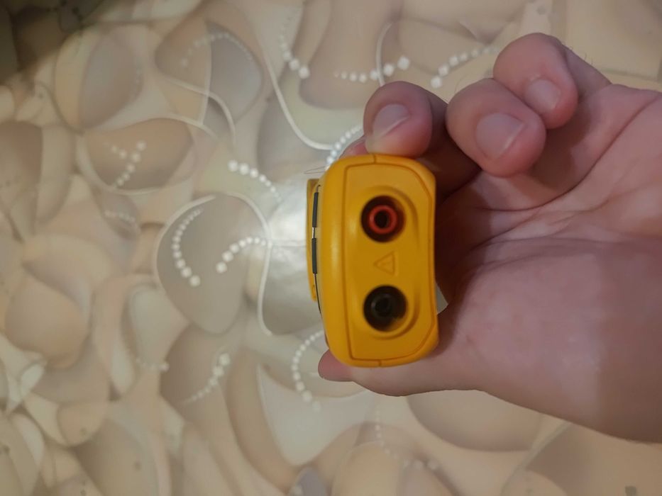 Продам Струмовимірювальні кліщі Fluke 902