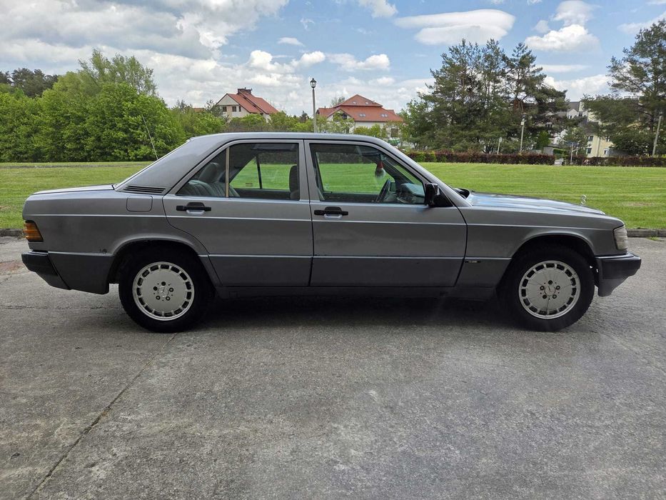 Mercedes W 201 190 2.5 Diesel 94KM 5 Cylindrów 1990r