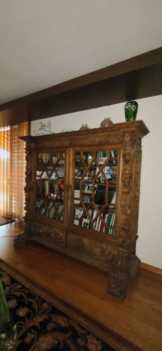 Biblioteca madeira maciça – finais séc. XIX / início séc. XX