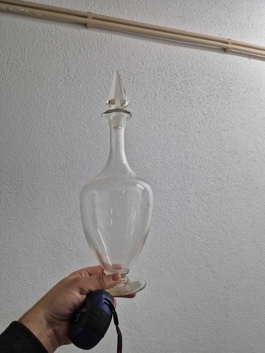 Jarra de cristal antiga com mais de 50 anos