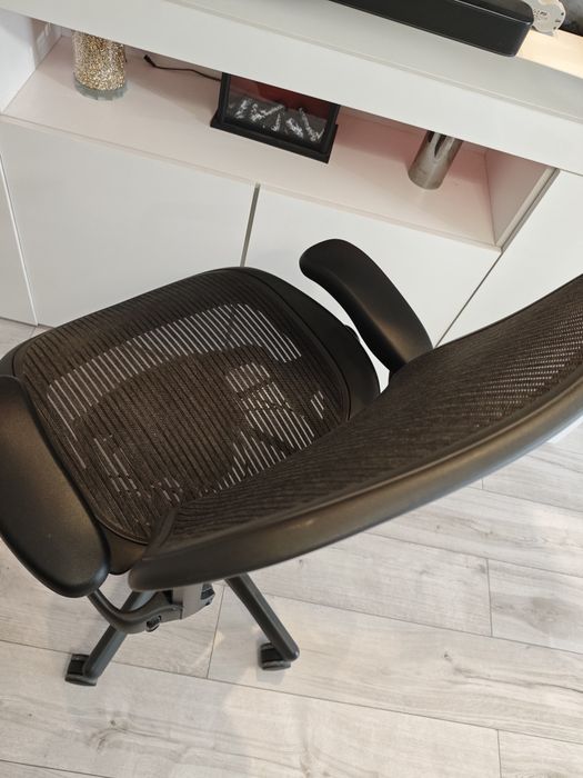 Herman Miller Aeron B  stan wzorowy fotel biurowy klasy premium