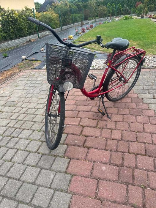 Rower damski z koszykiem i bagażnikiem