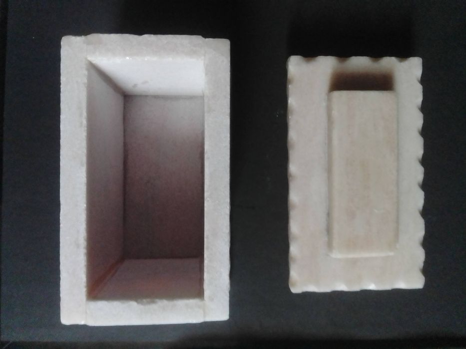 Caixa em pedra mármore rosa.12x12x7cm.