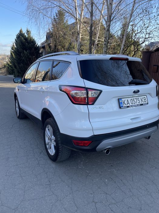 Продам Ford Kuga 2017 года дизель без подкрасов с родным пробегом