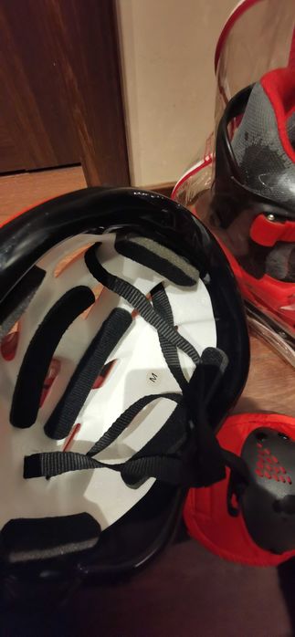 Zestaw rolki kask nakolanniki rekawice dziecko czerwone