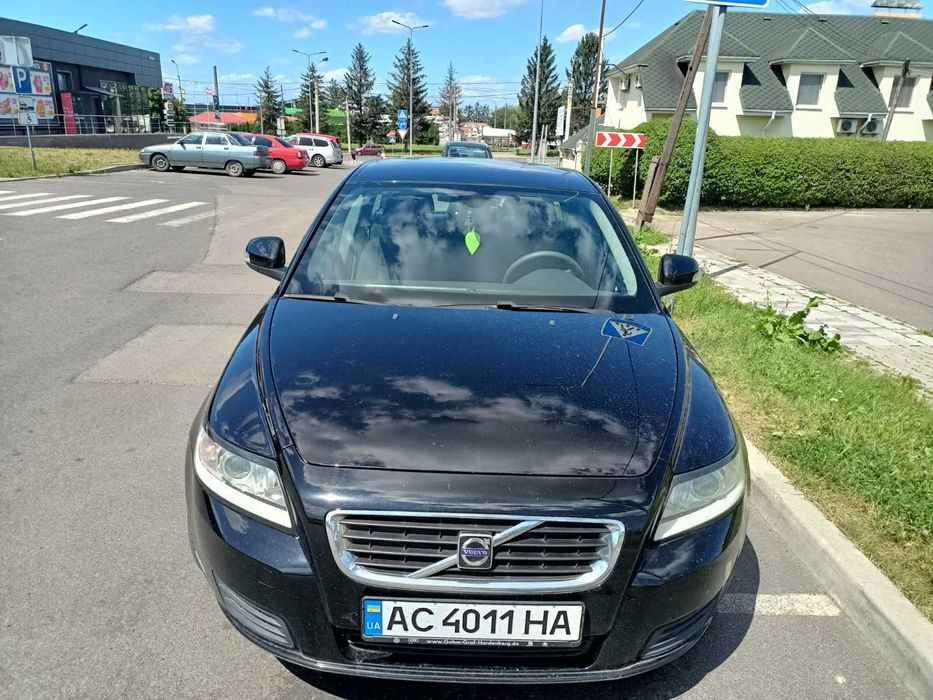 Volvo v 50 2009 рік.